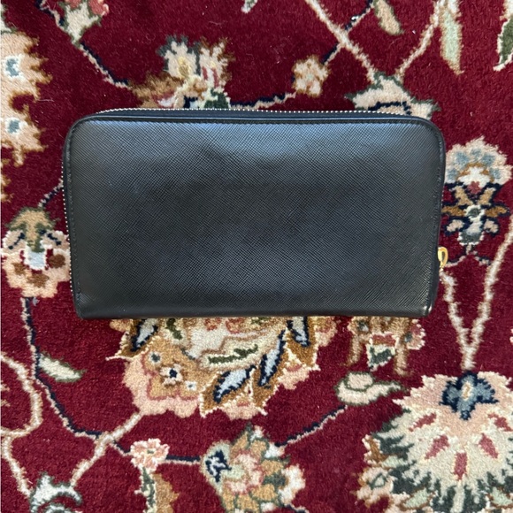 🍁SOLD🍁Prada Saffiano Leather Wallet - Picture 3 of 10